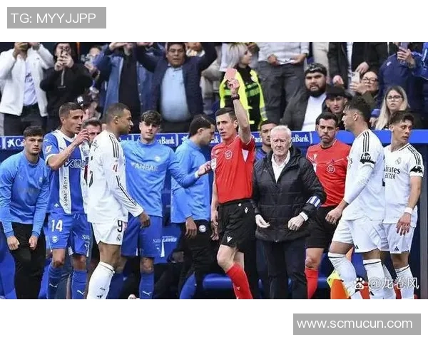 球星意外偷走足球引发比赛风波球迷热议背后动机真相曝光