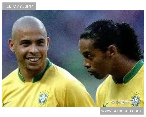 各大足球球星国家队合影展示他们荣誉与风采的精彩瞬间