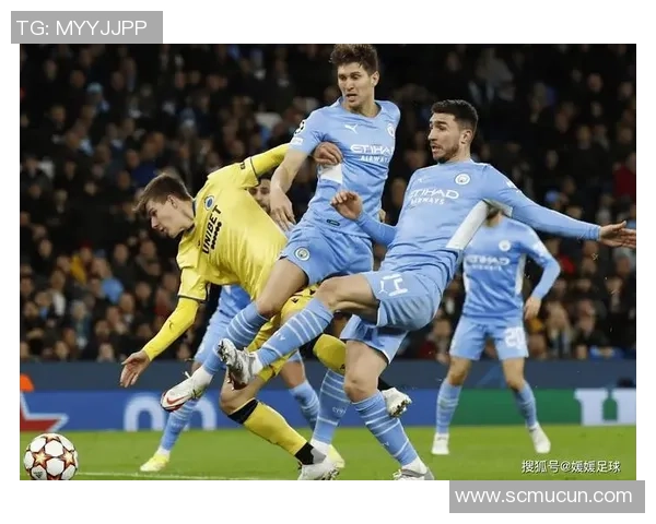 银河足球队明星球员合影展现球场英姿风采及荣耀时刻 银河足球队明星球员合影展现球场英姿风采及荣耀时刻